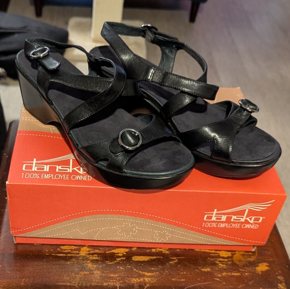 Dansko Women's Julie Black Wedge Sandals